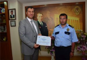 Fedakar Polis'e ödül